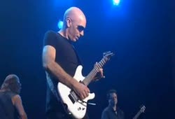 Joe Satriani - Flying in  a Blue Dream