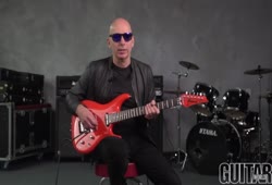 Joe Satriani teaches how to play Hendrix