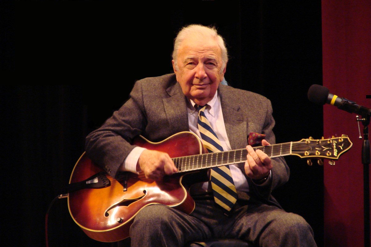 Bucky Pizzarelli