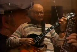 Joe Pass - Mind Your Own Business (duet with  Roy Clark)