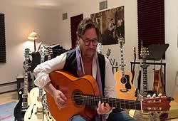 Al Di Meola dedicates Piazzolla music to Ukraine