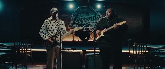 Buddy Guy & Christone “Kingfish” - Hoochie Coochie man