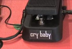 Buddy Guy Signature Wah pedal VS standard Dunlop's Crybaby GCB-95