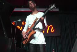 Stanley Jordan solo at the Iridium Jazz Club