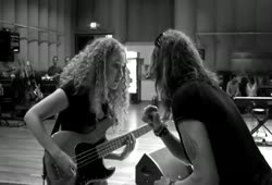 Steven Tyler (Aerosmith) with Jeff Beck & Tal Wilkenfeld behind the scene