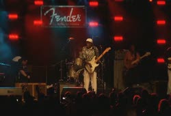 Buddy Guy tests new EC Twinolux