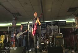 Paul Gilbert - Technical Difficulties at 2012 Guitar Geek