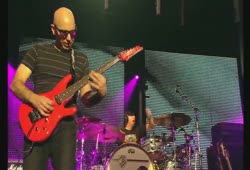 Satchurated - Satch Boogie [Joe Satriani]