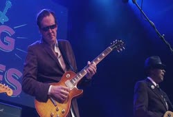 Joe Bonamassa and Hubert Sumlin at 2010 GC Blues Festival