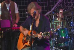 Daryl Hall & John Oates - Maneater (Live)