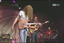 Guthrie Govan & Kim Se Hwang - Wonderful Slippery Thing Live