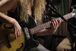 Tal Wilkenfeld solo - Under the Sun