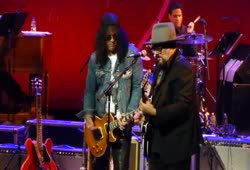 Slash & Jimmy Vivino pays tribute to B.B.King