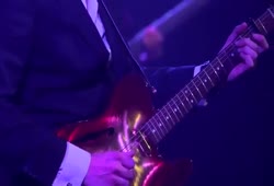 Joe Bonamassa plays Leonard Cohen