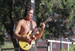 George Lynch live at the 2017 Dallas International Guitar Show