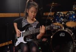 Li-sa-X -  Japanese guitar phenomenon