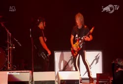 Robert Trujillo & Kirk Hammett cover Stevie Ray Vaughan