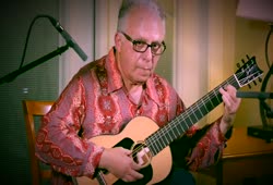 Pepe Romero playing flamenco on his Signature Model Romero